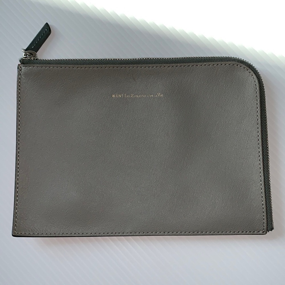 Want Les Essentiels de la vie small pouch
